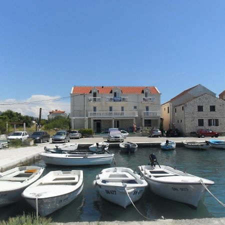 Villa Menalo Hodilje Buitenkant foto