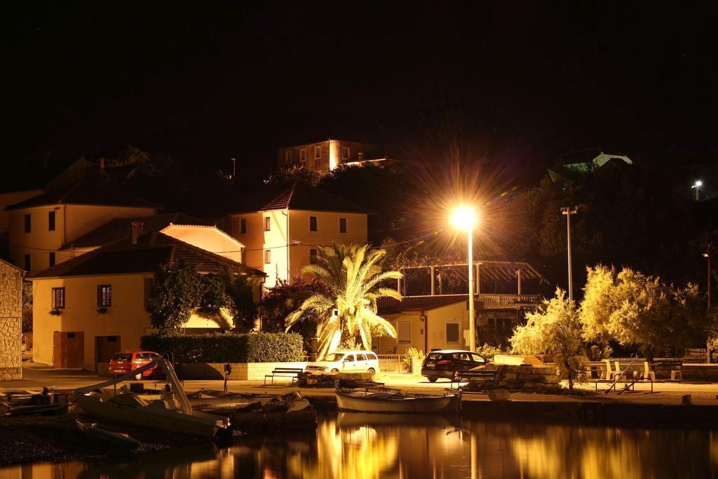 Villa Menalo Hodilje Buitenkant foto