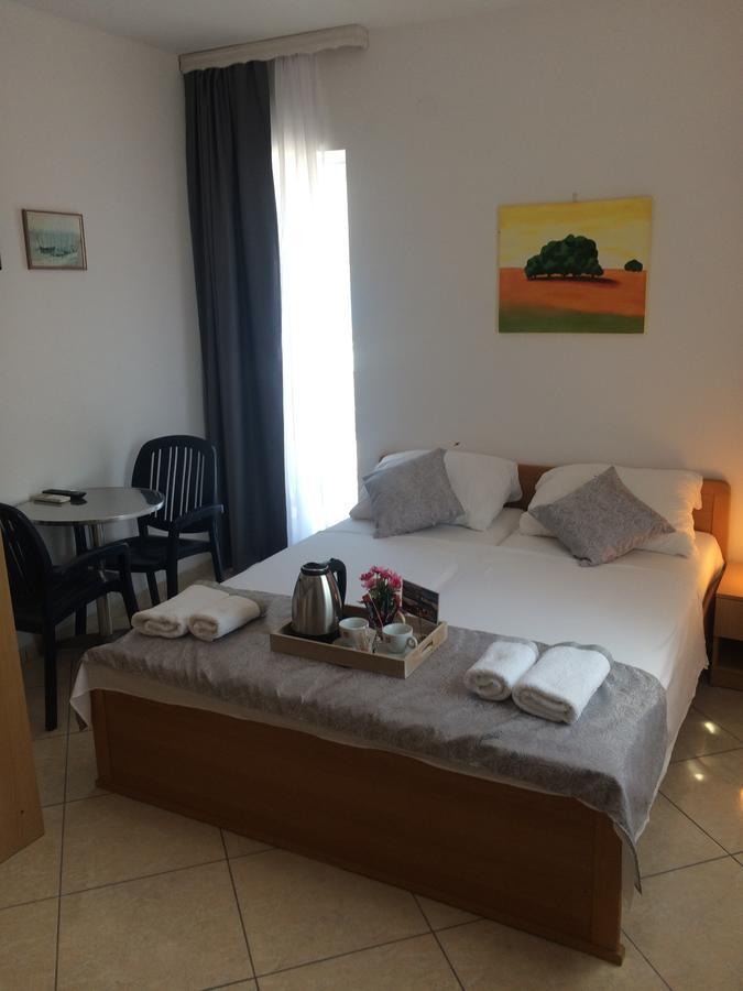 Villa Menalo Hodilje Buitenkant foto